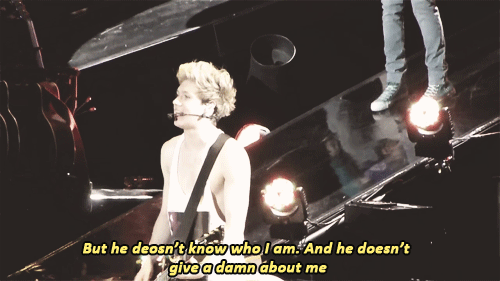 jungkooksan:  Niall during Teenage Dirtbag - O2 Arena [12/23]     