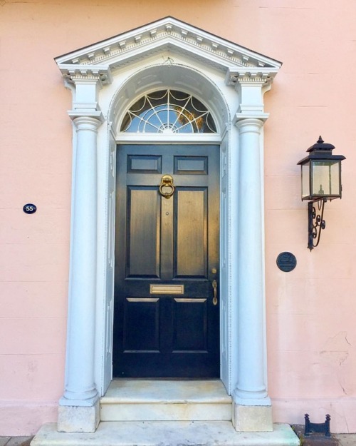 Easter moment in the Holy City#chs #fanlightgoals #georgian #townhousedreams #architecturenerdball (