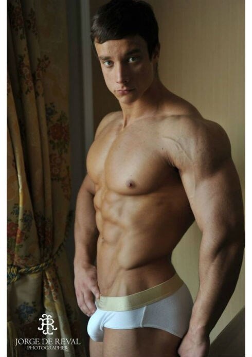 the-bulge-project:  Nikita Romanoff  by Jorge de Reval
