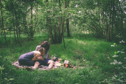 Porn photo slide-2-unlock:  le déjeuner sur l'herbe