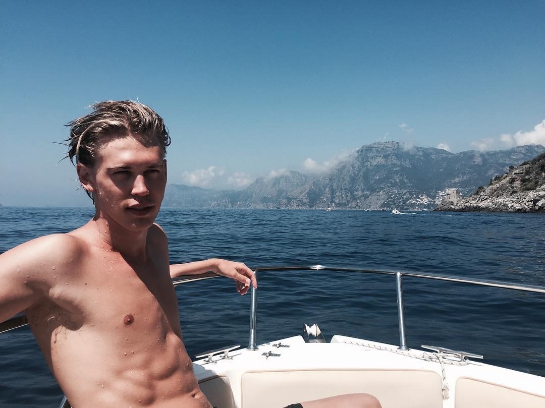 celebpits:  Austin Robert ButlerThanks!