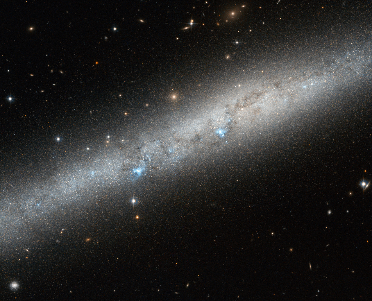 just&ndash;space:  Blue bursts of hot young stars  js