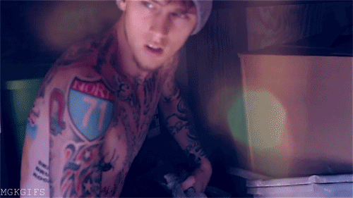 Imagines For Everyone Bad Girl Machine Gun Kelly