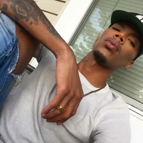 lightskinnedboys: Lip service