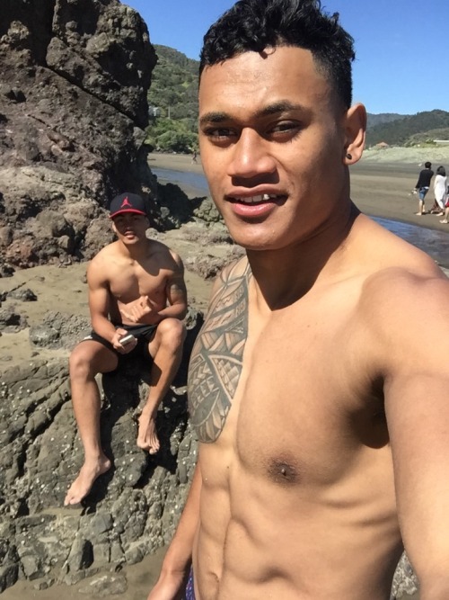 hellen-glen835: digbyioane:James Mafi OmG!