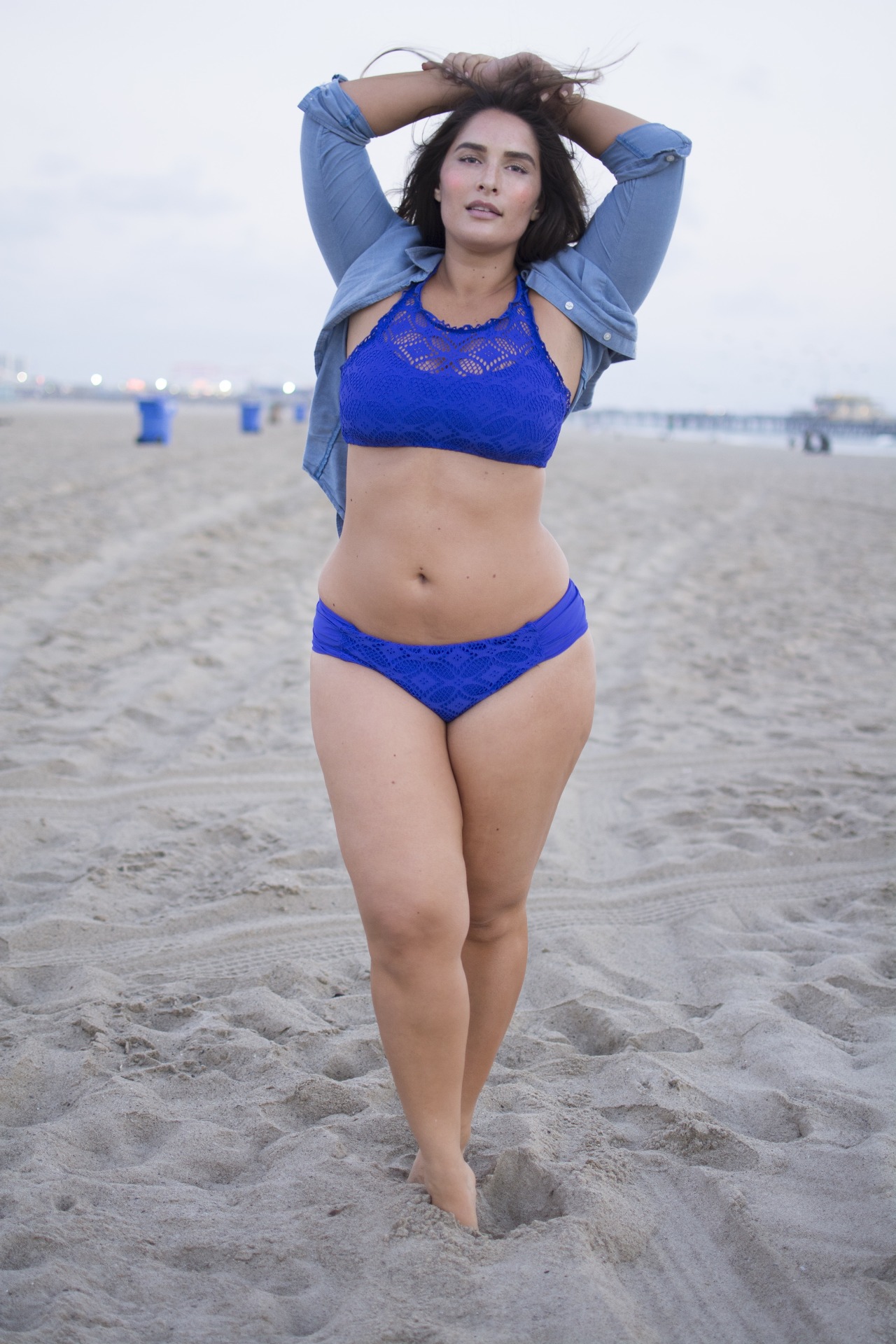 rantsofacurvelover:  makingitcurvy:  This is from a recent shoot in Malibu, man was