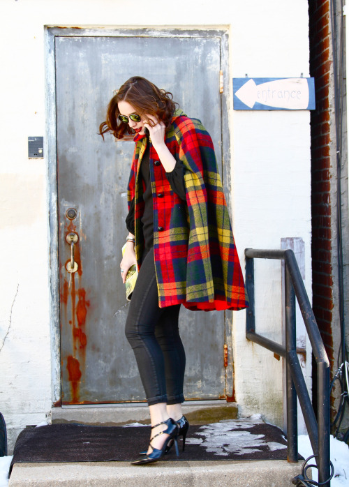 Uptown FunkWool plaid 1960&rsquo;s Cape - VintageJeans by ZaraPumps by Steve Madden Sunglas