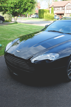 Wearevanity:  Aston Martin V8 Vantage | Wav™ 