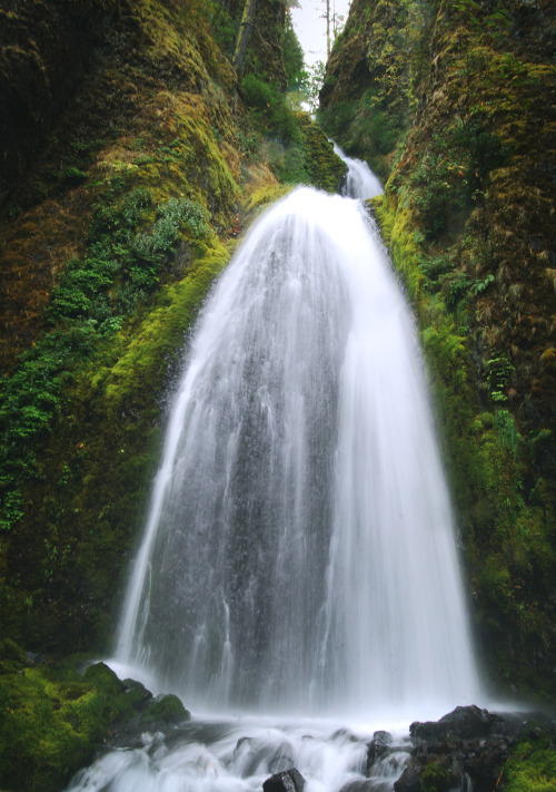 tuaari:  Wahkeena Falls, OR