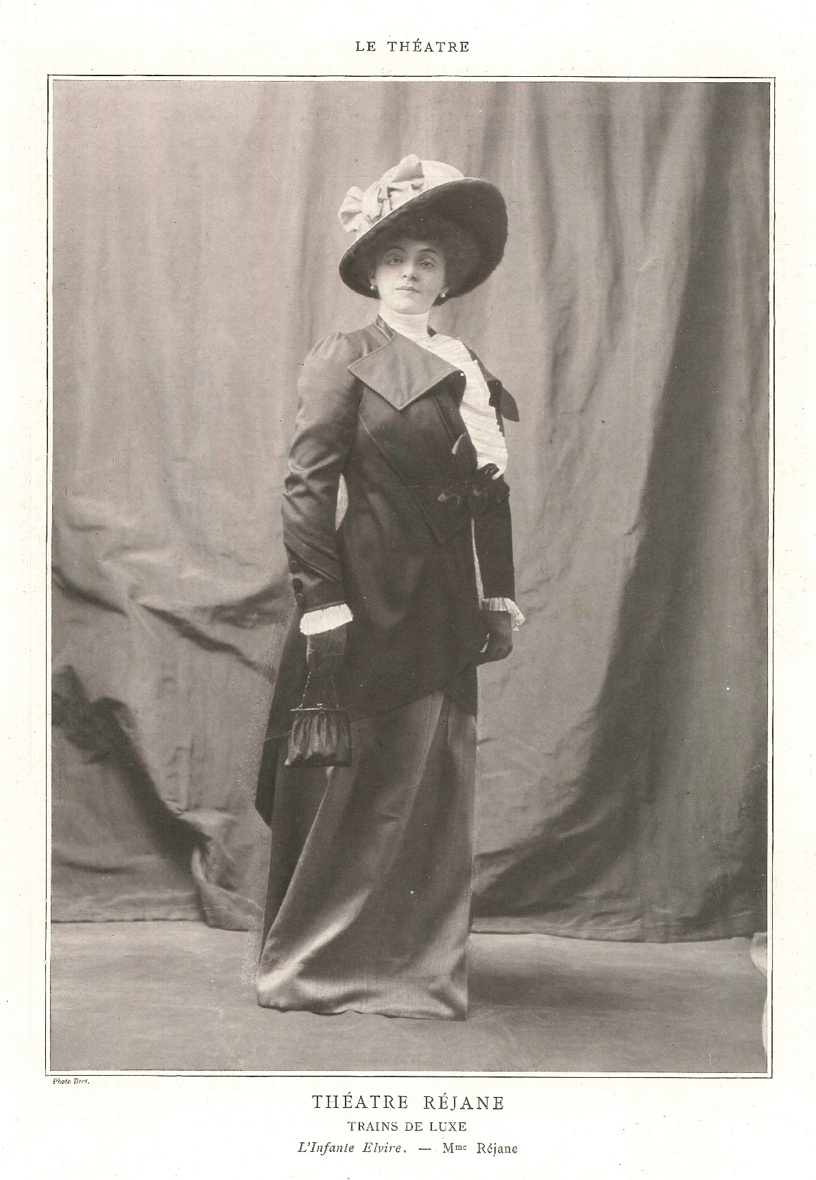 moynat-paris:
“French Actress Réjane carries her Moynat “Réjane” bag in 1909 in the play Trains de Luxe.
”