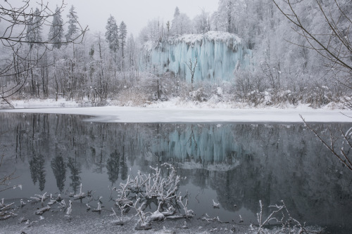 expressions-of-nature:Silver Plitvice Lakes, Croatia by Marina Malikova