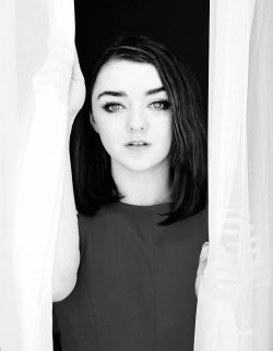 kissedbyflames:  Maisie Williams for Modds