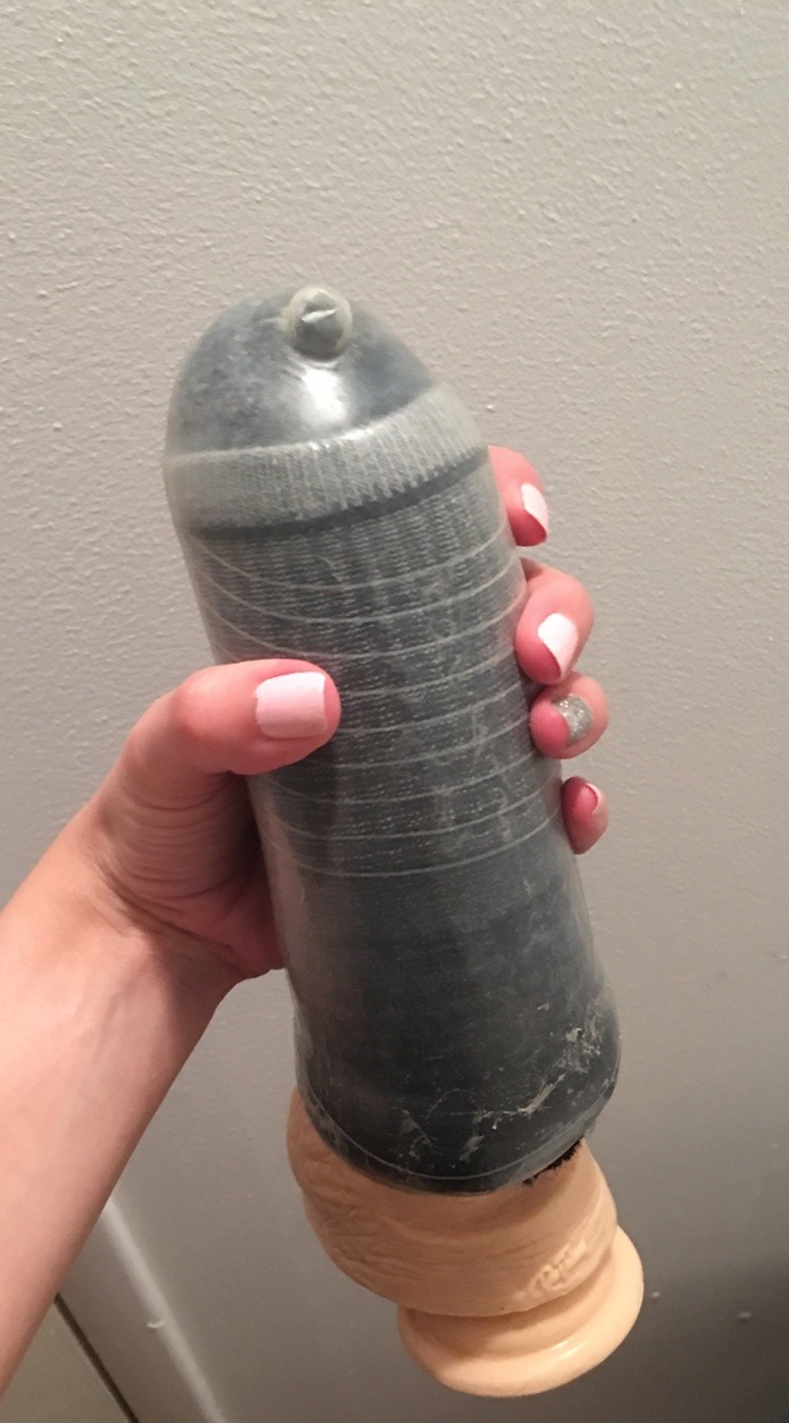 mypaperbagslut:  I decided to make my dildo thicker by putting three folded winter
