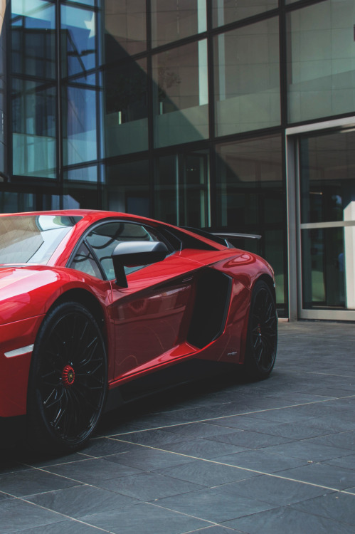 onlysupercars:  Aventador SV 