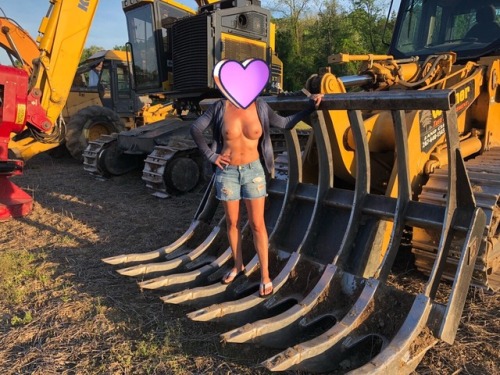 luvmyhotwife25:  My wife likes big equipment.  😈