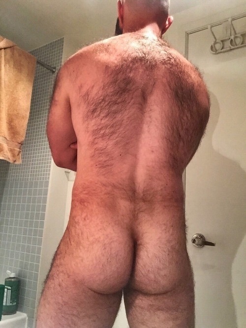 alanh-me: 73k+ follow all things gay, naturist and “eye catching”  