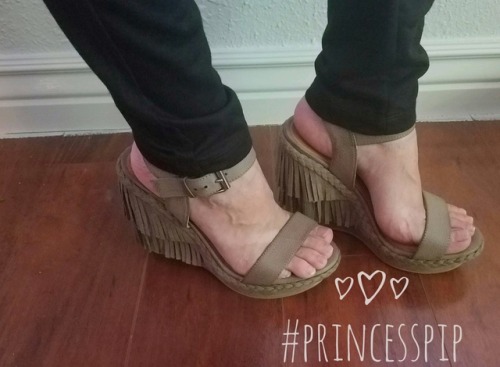 princesspipsperfect10: Another pair of shoes I just happened upon and needed in my closet!