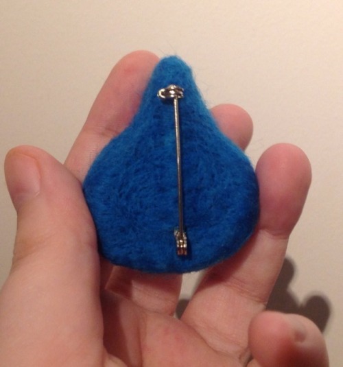needle felted slime pin!