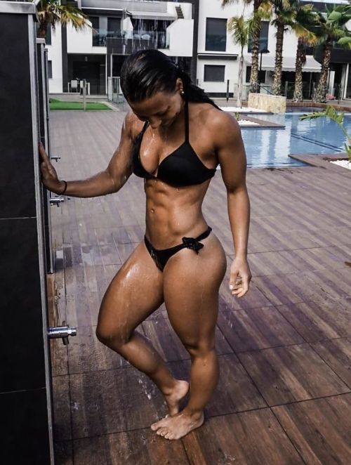 mwbergr8:  Fit woman