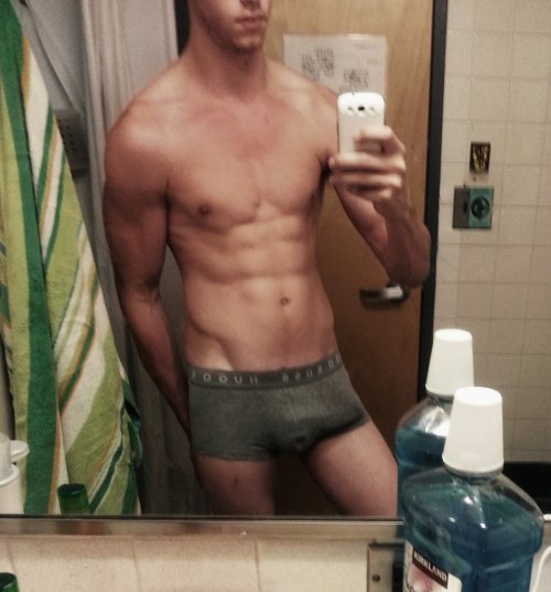 thezertsenmethod:  2sthboiz:  SUBMITTED PHOTOS, I LIKE HIS UNDIES OFF BETTER THAN ON  The Zertsen Method: F (*)(*)
