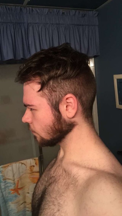 skyslut:  gemqueer:  Gave myself a trim. You can really see how many fucking colors I have of hair lmao  @kapni-ass told me my hair looked edgy and i finally feel cool 