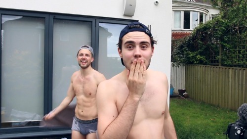 male-celebs-naked:  Marcus Butler all wet Submit porn pictures