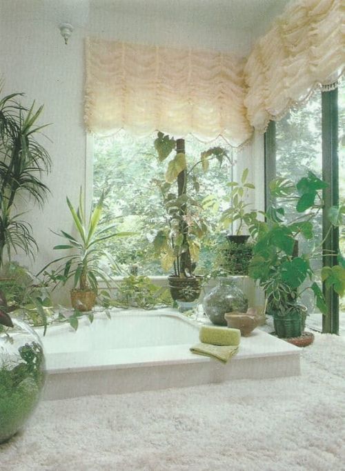 househunting:80s bathroom aesthetic