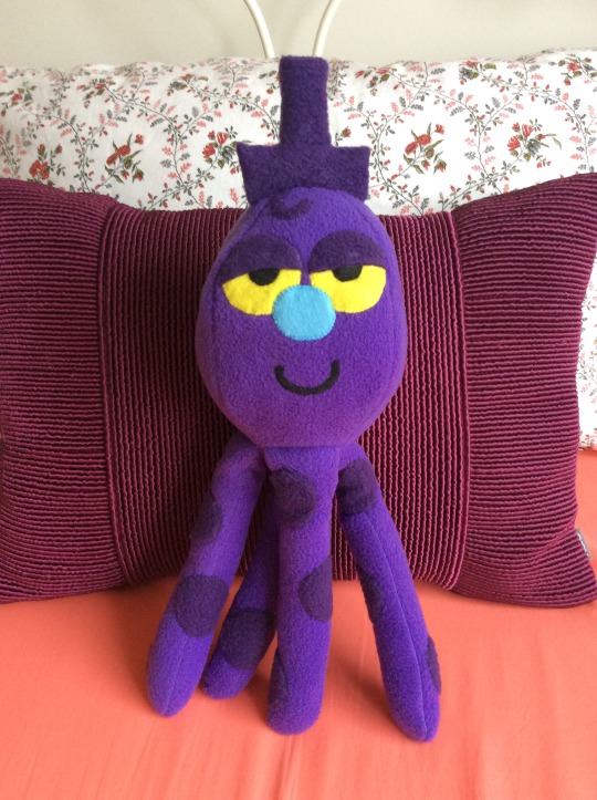 Learning to Sew - OCTI PLUSH TUTORIAL + PATTERN [IMAGE-HEAVY]