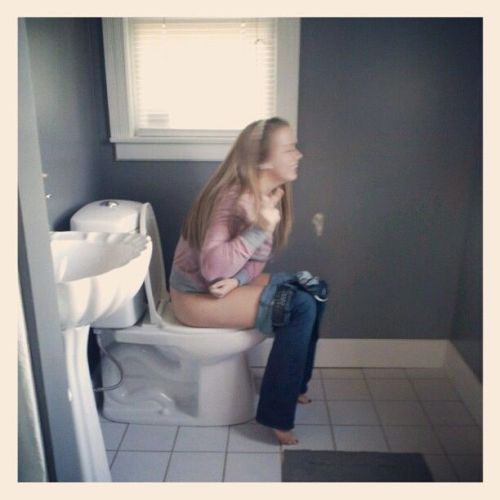 iluv2hruplop:  1nobodyknowsme1:  (via TumbleOn)    