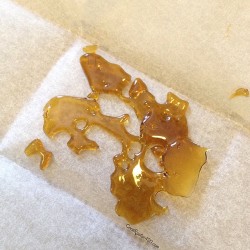 coralreefer420:  Cherry pie kush Happy Shatterday! @goldenratioextracts