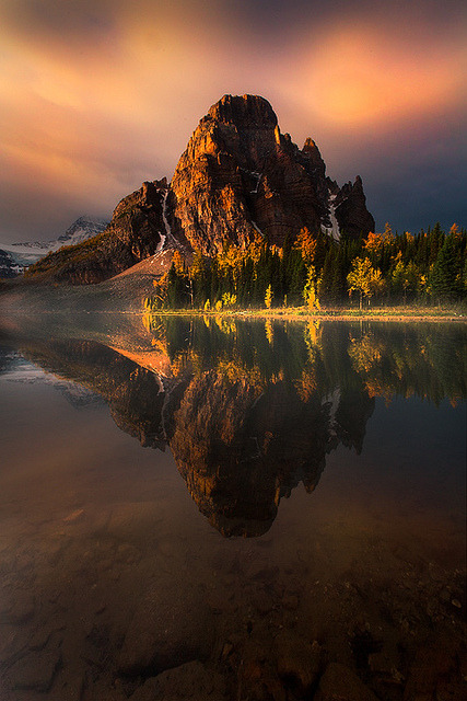 Porn photo rustically:  Canadian Rockies Light  by kevin