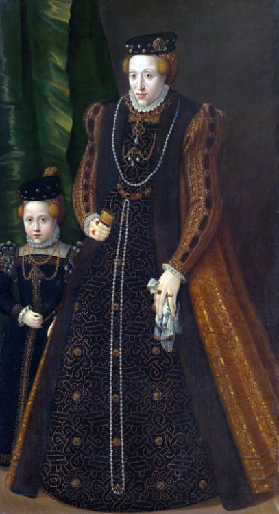 Archduchess Maria, Duchess of Jülich, Cleves and Berg, full-length portrait with her eldest daughter