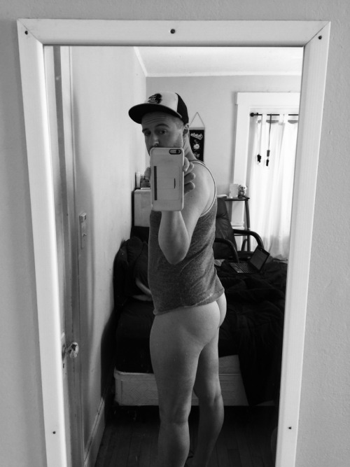 coolbreathofashes:  bronamicode:  my butt tho  Blessed be that booty
