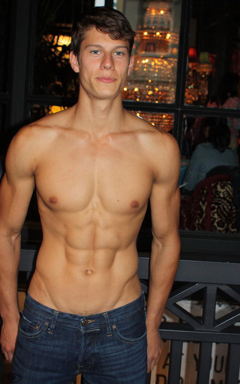 mintolauk:  Eian Scully