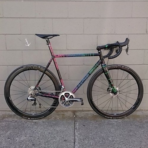 thebicycletree: @shifterbikes with the hotness! Can only imagine the cable routine my is clean… by t