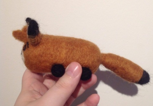 needle felted Java tsumtsum i made for ptcapybara’s birthday and his visit to me