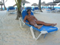 nude-vacations:  Living the Nude Life …..