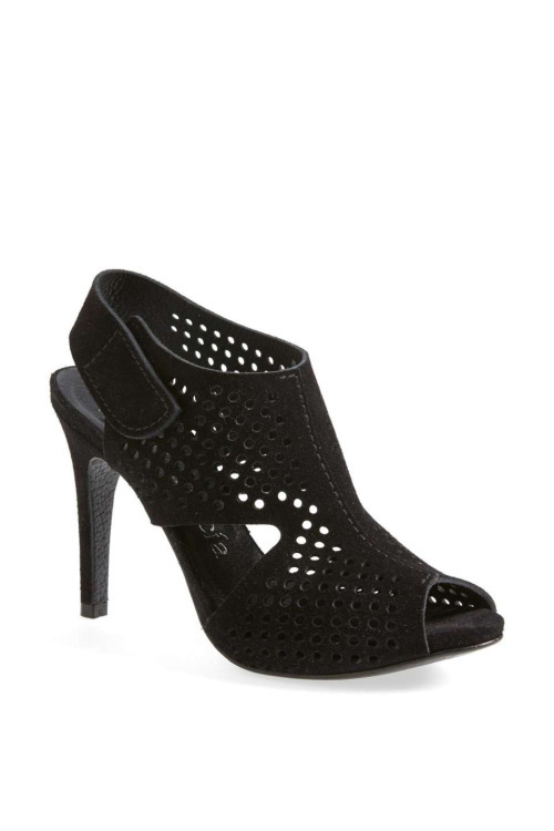 High Heels Blog ‘Samara’ Perforated Open Toe Leather SandalSee what’s on… via Tum