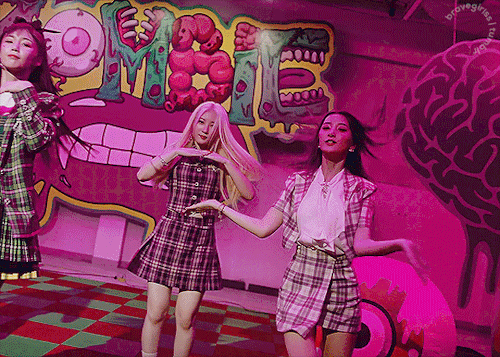 #ggnroulette:purple Kiss + Fave Mv + Every 30 Seconds