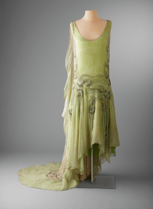 fripperiesandfobs:Callot Soeurs evening dress, 1929From the Hillwood Museum