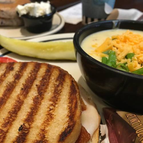 Fooooooooooooood!!! Love this place😍😋 (at Corner Bakery Cafe)