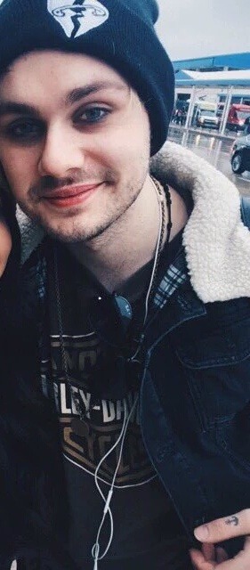 kindlymuke: THE EYELINER  [x] Michael pulls off eyeliner better than me&hellip;