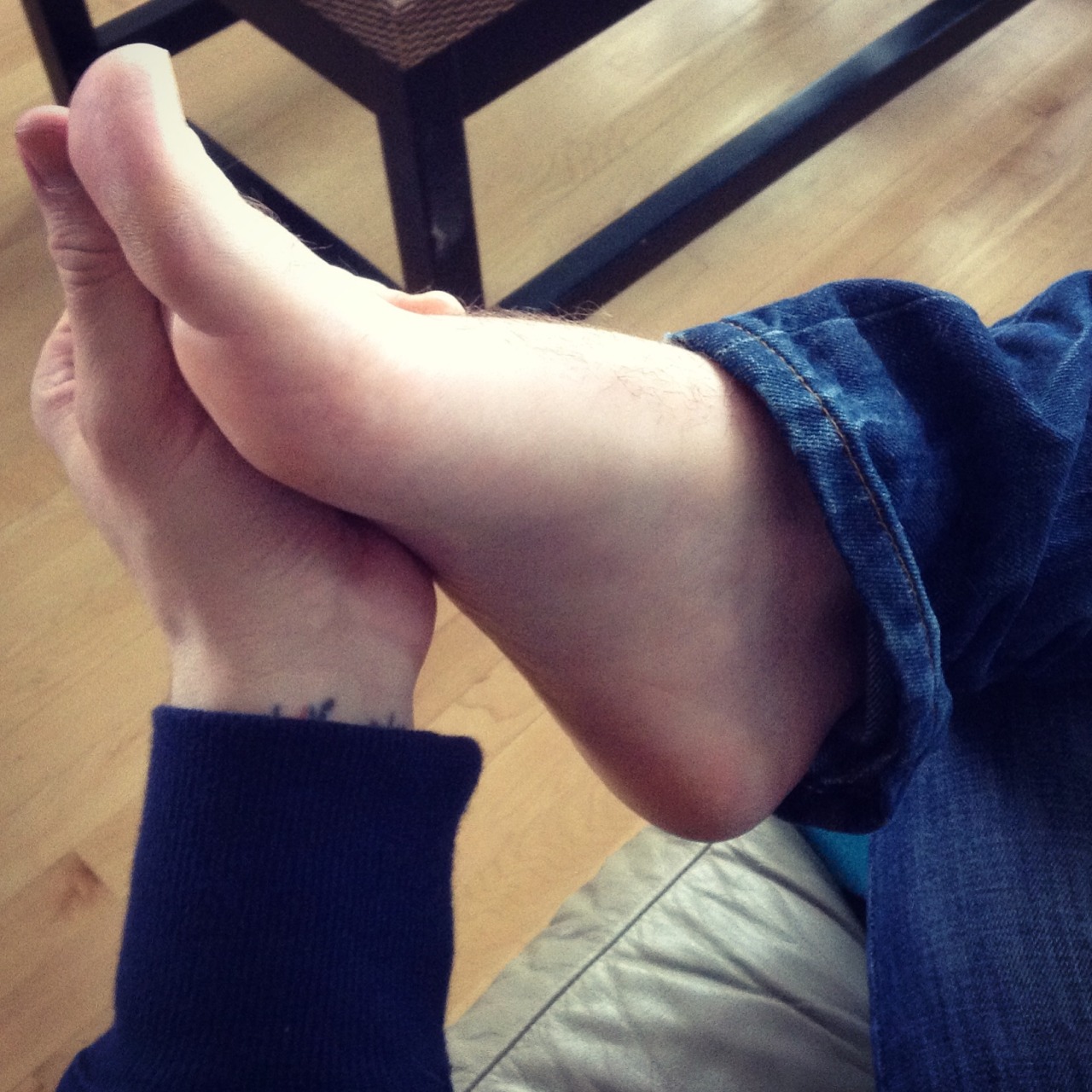 yngrawcumdump:  ….he worked from home while the wife went into the office.  :)
