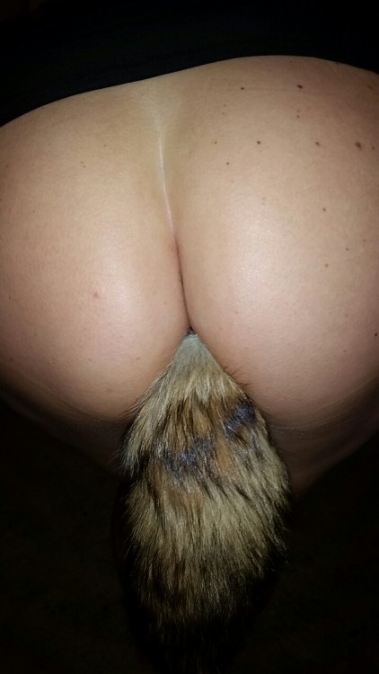 XXX peepenthom:  Peepenthom..  wife is a fox! photo