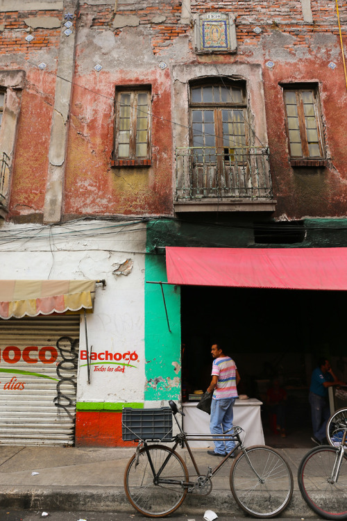 Mexico City street color.