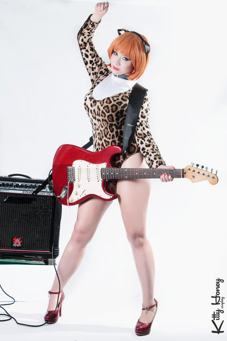hotcosplaychicks:  Josie - Josie and The Pussycats cosplay by Kitty-Honey Check out