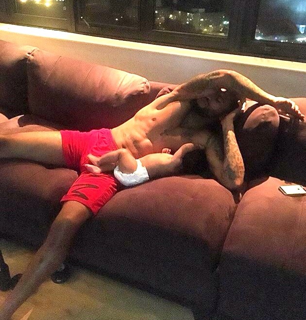 theoriginallowkeyfreak:  biggalu:  jordanscourtva:  🔴  Me in the future  AWWWWWW…..