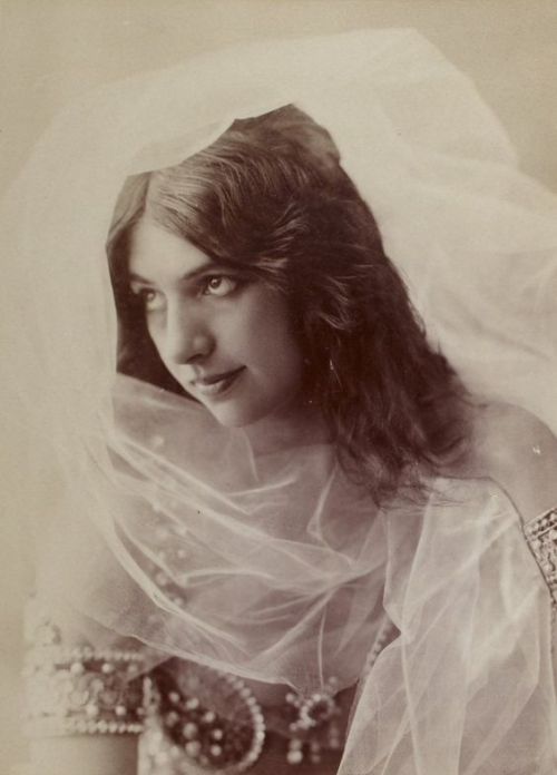 fawnvelveteen:  Mata Hari Née Margaretha Zelle