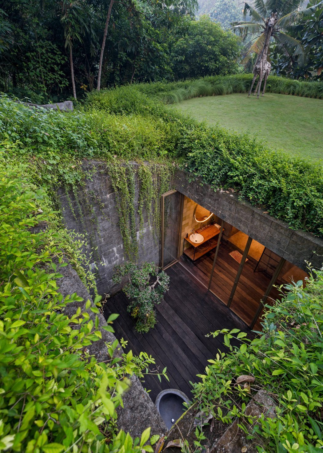 life1nmotion:  Chameleon Residence in SingaporeThis inspiring two-story concrete