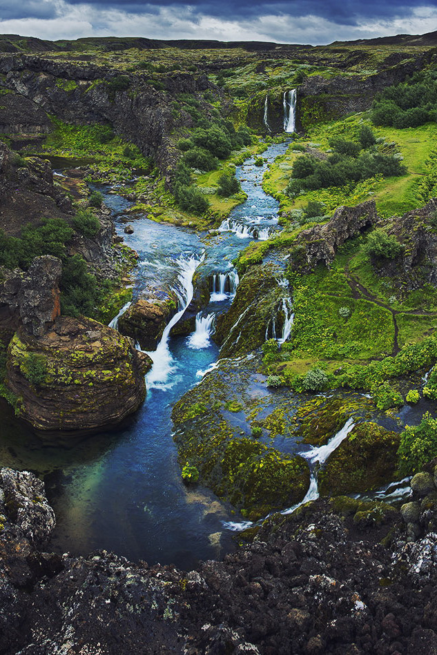 mstrkrftz:  above the valley by freeezzzz 